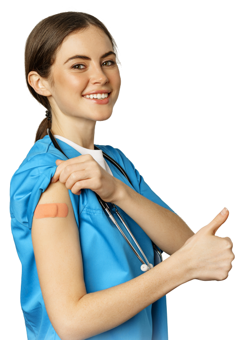 Profesional de salud mostrando su brazo vacunado
